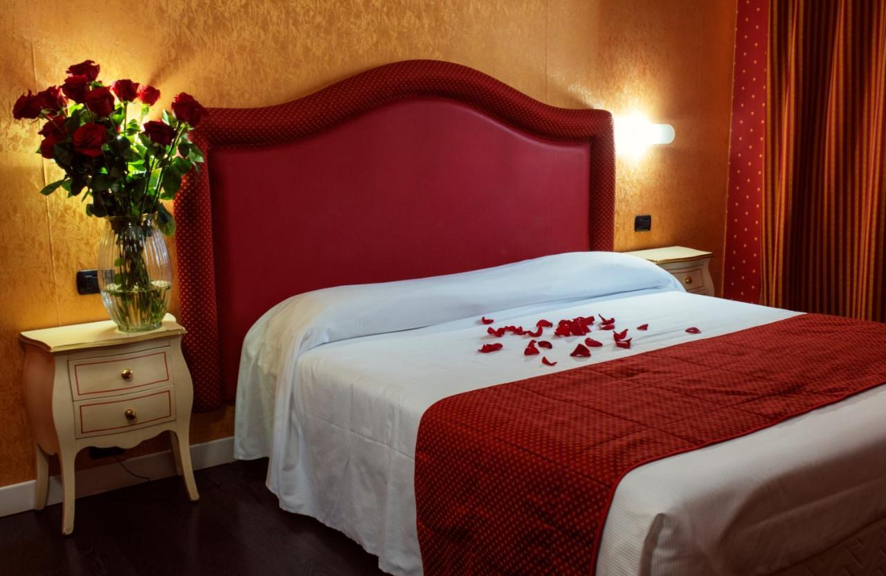 Hotel - Motel Flower Gropello Cairoli Buitenkant foto
