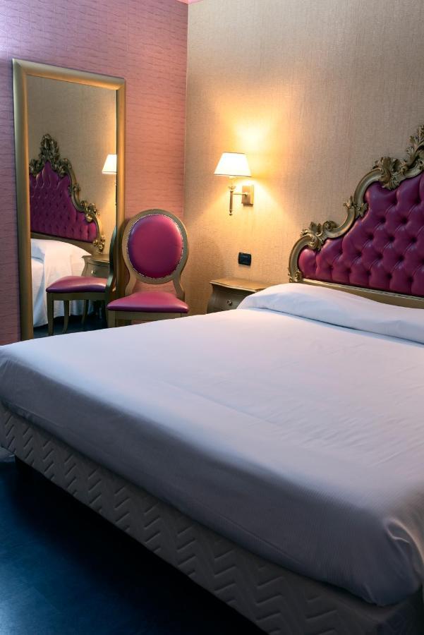 Hotel - Motel Flower Gropello Cairoli Buitenkant foto